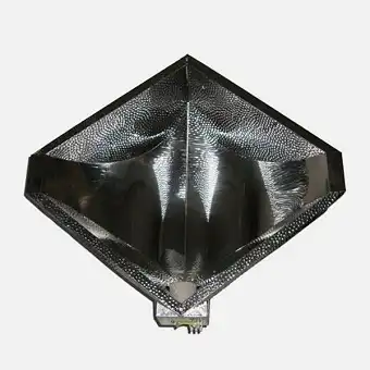 Rhomboid reflector
