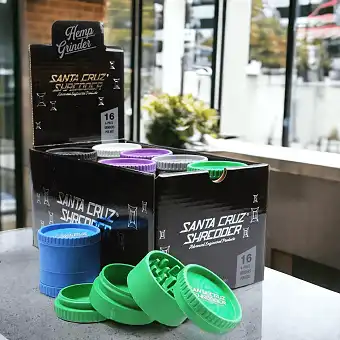 Grinder in metallo grande, 63 mm, set da 4 pezzi, design albero