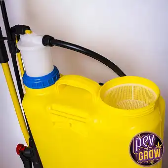 16-Liter Pressure Sprayer