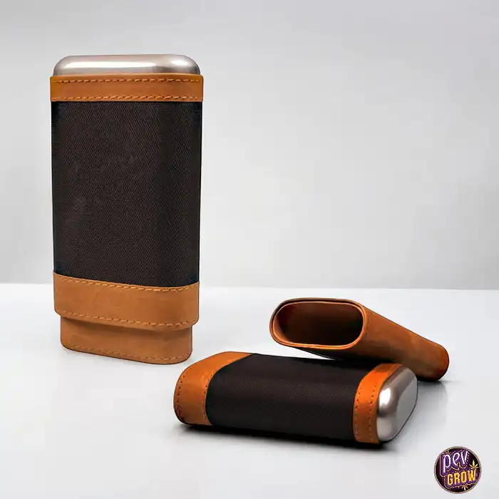 Purera en cuero marrón para 3 puros 13,5 cm diámetro interior 2,1 cm