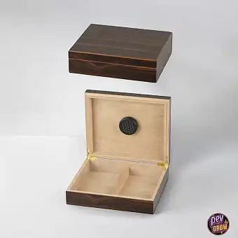 Cigar Humidifier in walnut finish with divider and humidifier 26 x 22 x 7 cm