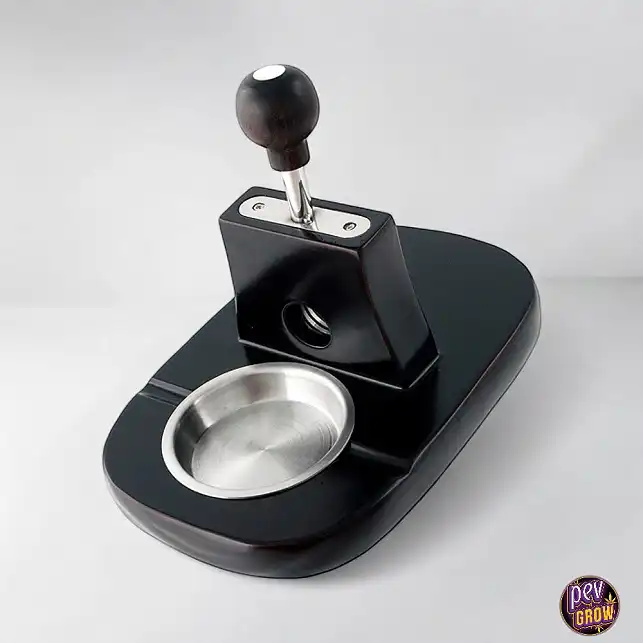 Wooden/metal tabletop ashtray/cigar cutter 20 x 14 x 16 cm Wooden/metal tabletop ashtray/cigar cutter 20 x 14 x 16 cm