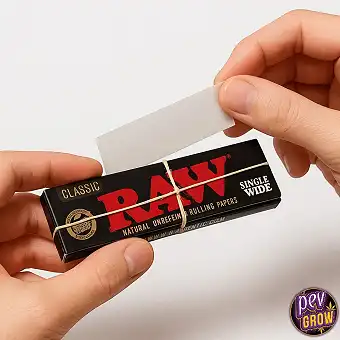 Cigarety Raw Black Single...