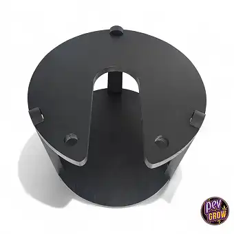 Černý dřevěný stojan na...