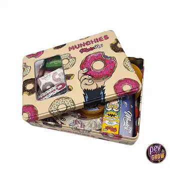 Collector's metal box +...