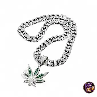 Halsband med strass och...
