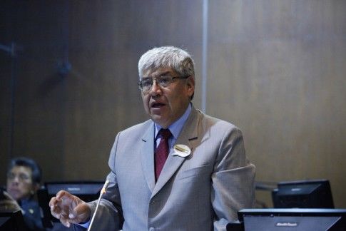 Carlos Velasco afirma también que hay que tratar y rehabilitar a los adictos.