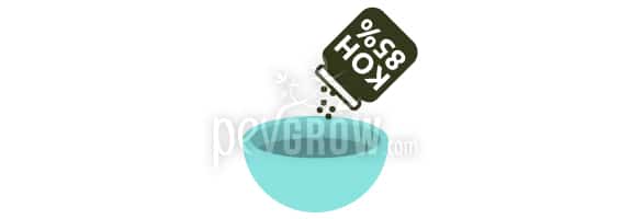 Disolver las perlas de Hidróxido potásico en el agua destilada