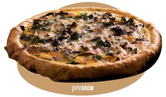 Image d'une assiette de quiche aux champignons.*